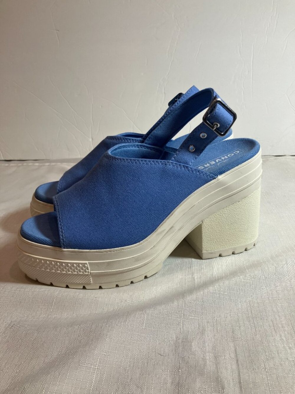 NWOT Converse Chuck Taylor All Star De Luxe Heel Sandals, Blue Canvas, Size 9